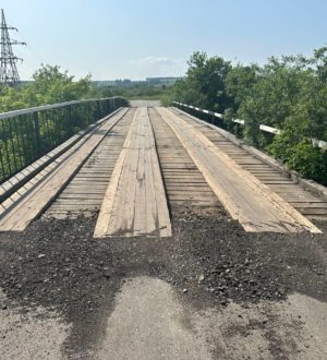 В Новокузнецком округе отремонтировали мост в Чичербаево