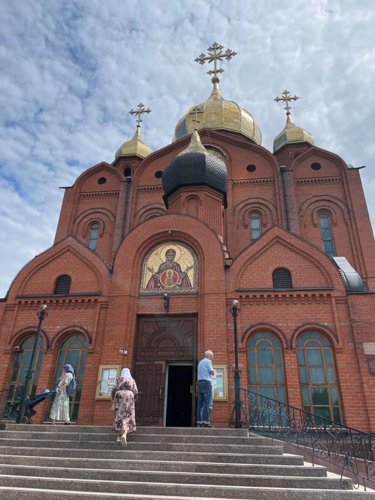Святые мощи Матроны Московской прибыли в Знаменский собор Кемерова
