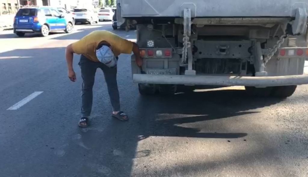 В ходе рейда госавтоинспекторы Кемерова проверили полсотни грузовых машин  