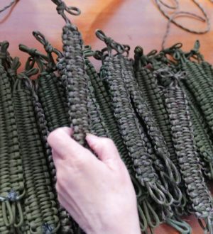 Кемеровские волонтеры отправили бойцам СВО более 5 тысяч «браслетов выживания»