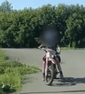 В Кузбассе сбежавший от ГАИ юный мотоциклист подставил отца под штраф