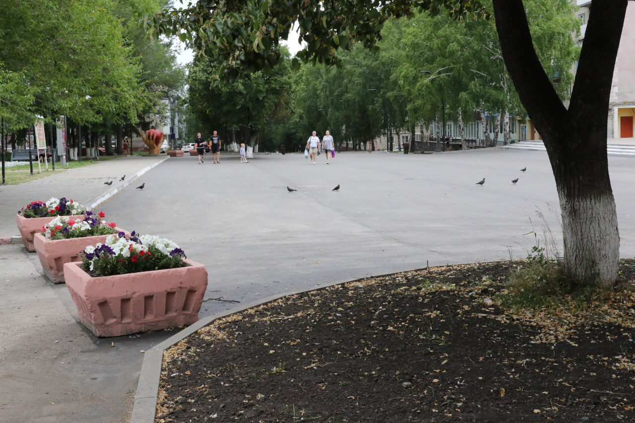 В кемеровской Кедровке обновили центральную пешеходную улицу