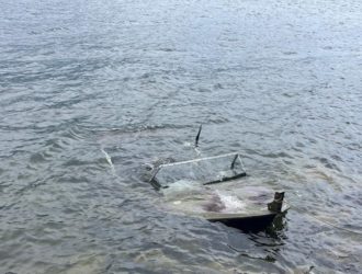 Туристы из Кузбасса перевернулись на лодке на Телецком озере