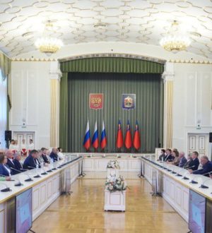 Кузбасским строителям вручили награды в преддверии профессионального праздника
