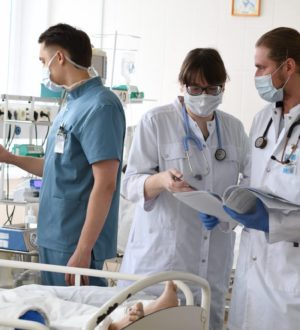 Кузбасские врачи достали с того света пациентку после остановки сердца