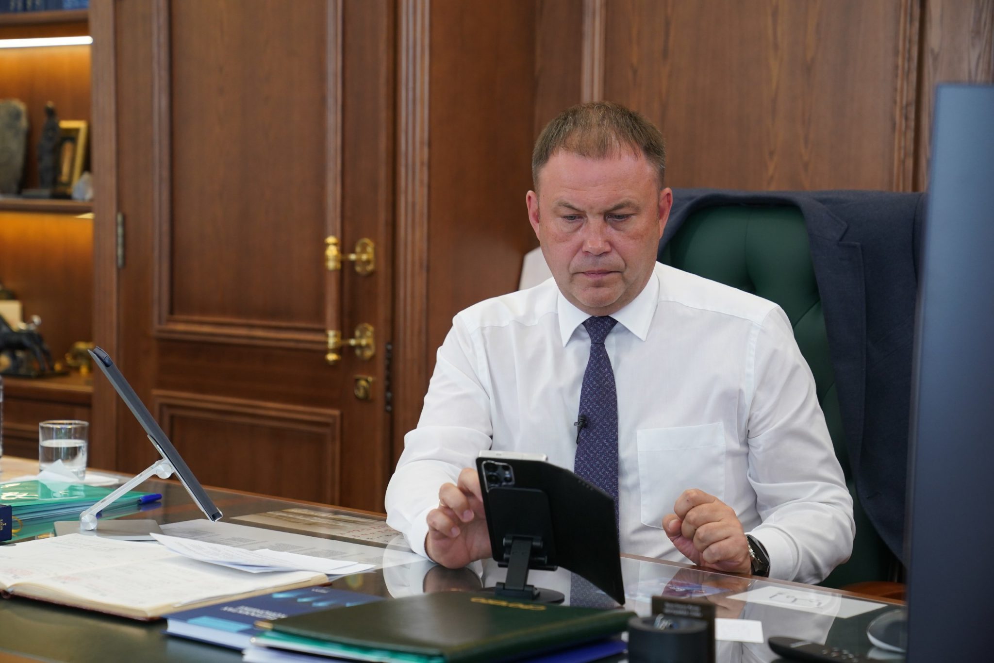Илья Середюк пообещал кузбассовцам продолжить практику открытого диалога