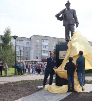 Народный памятник шахтерам открыли в Анжеро-Судженске
