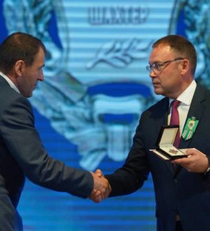 Илья Середюк наградил горняков Прокопьевска в преддверии Дня шахтера