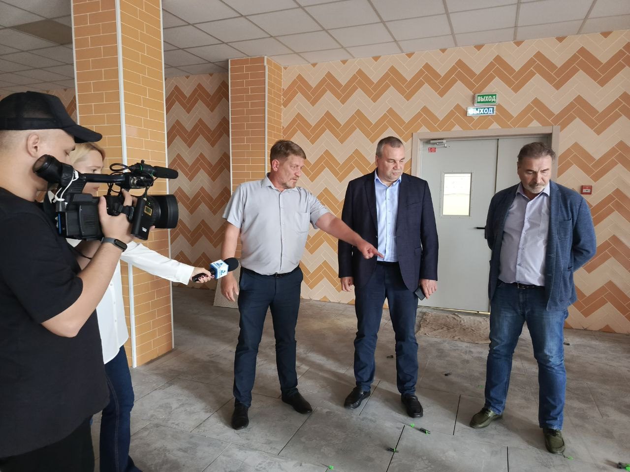 Есть замечания: глава Новокузнецка с проверкой объезжает школы города