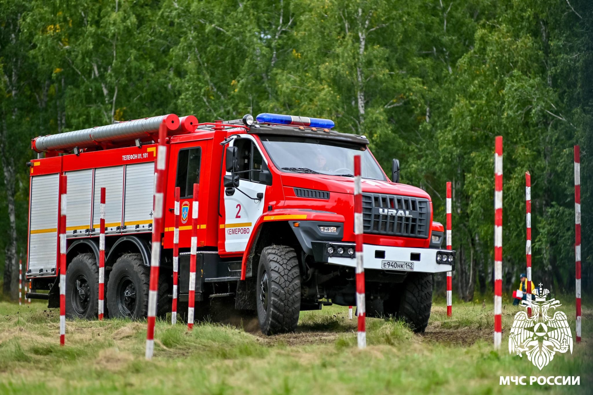 Лучшим водителем пожарного автомобиля в Кузбассе стал Владимир Бударин