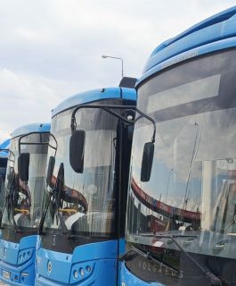 В мэрии Кемерова прокомментировали инцидент с лопнувшим стеклом в автобусе