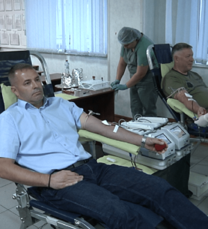 Госавтоинспекторы Новокузнецка пополнили банк крови на 7,5 литров