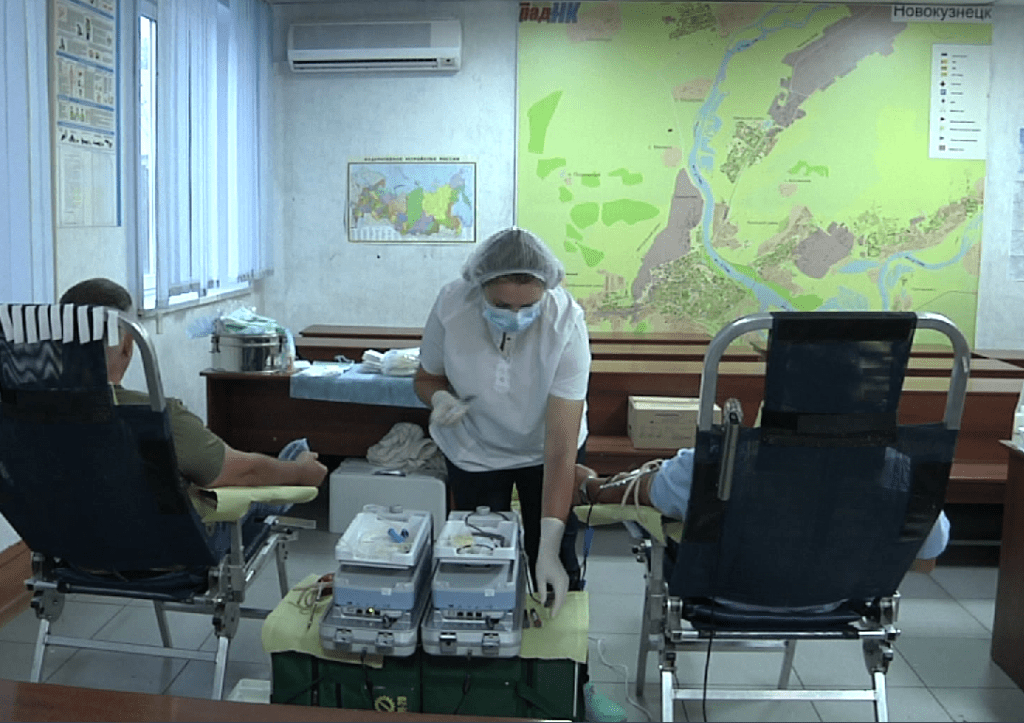 Госавтоинспекторы Новокузнецка пополнили банк крови на 7,5 литров
