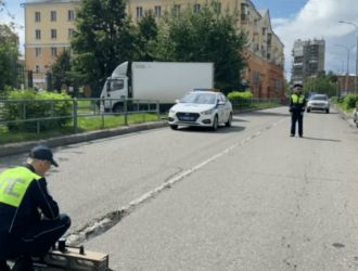 В Кузбассе сотрудники ГИБДД обследуют дороги вблизи школ