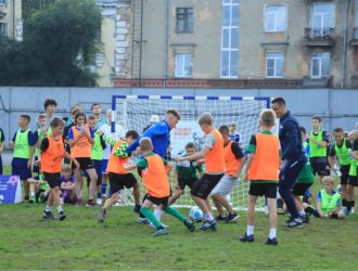 Амбассадоры РФС провели футбольный фестиваль для детей в Новокузнецке