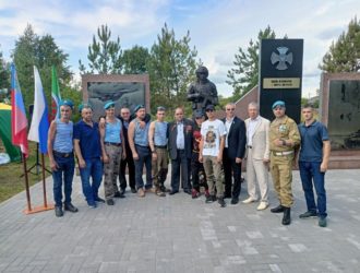 Памятник «Героям» установили в Тайге