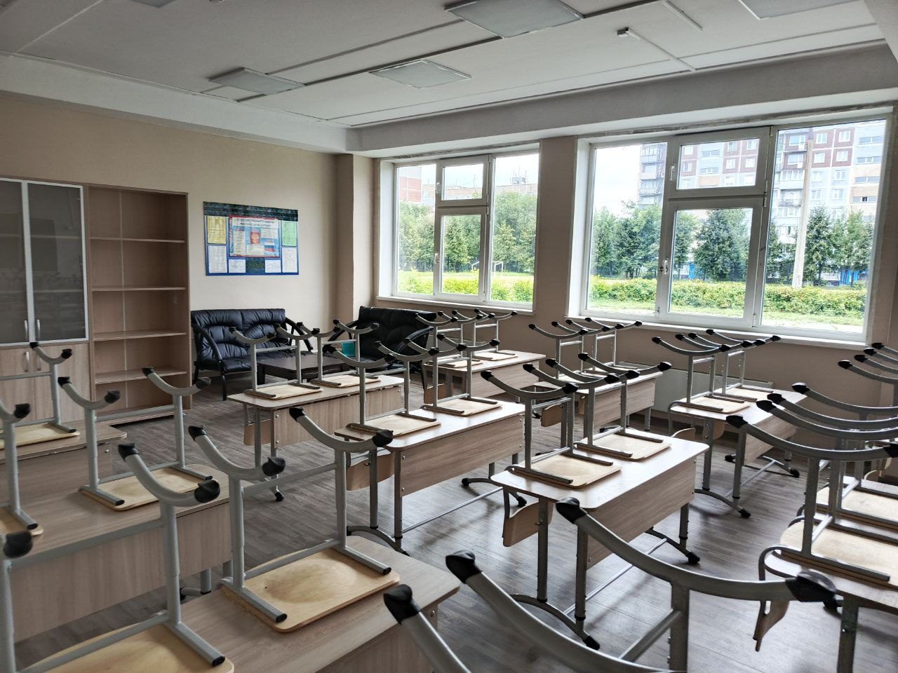 В Новокузнецке мэр потребовал устранить дефекты в школе № 59 до начала учебного года