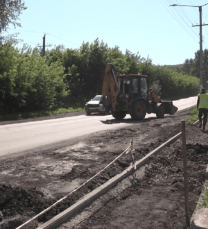 В новокузнецком поселке Листвяги скоро появится большой благоустроенный тротуар