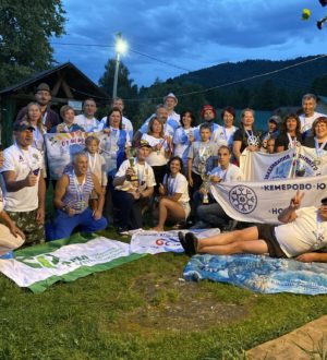 Кузбасская сборная стала лучшей в эстафете на Кубке Сибири по плаванию в холодной воде