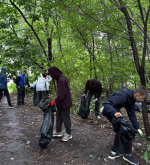 В Новокузнецке прошел субботник «Чисто-Лето»