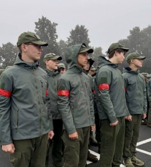 Юные патриоты кузбасского центра «Воин» завершили профильную смену игрой «Зарница»