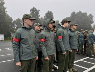 Юные патриоты кузбасского центра «Воин» завершили профильную смену игрой «Зарница»