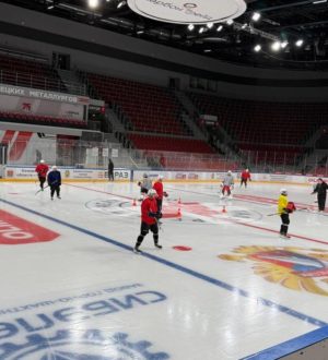 «Кузнецкие Медведи» приступили к тренировкам на льду Арены кузнецких металлургов
