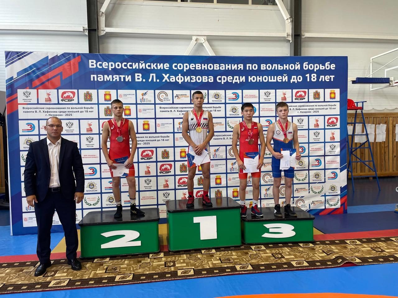 Семь медалей завоевали кузбасские борцы на всероссийских соревнованиях в Красноярском крае