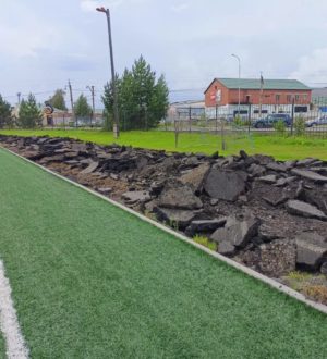В Тайге начались работы по капитальному ремонту беговых дорожек стадиона «Локомотив»