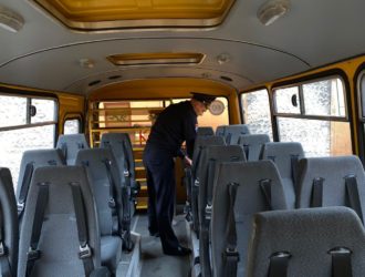 В Кузбассе в преддверии нового учебного года проверяют школьные автобусы