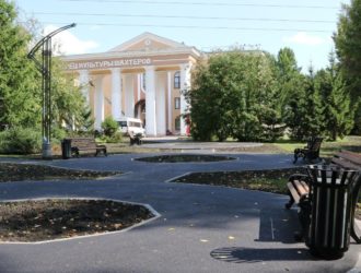 В Кемерове завершили благоустройство сквера у ДК Шахтеров