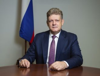 Полномочный представитель президента России в СФО Анатолий Серышев поздравил учащихся и педагогов с Днем знаний