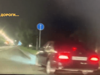 В Междуреченске остановили перевозившую детей пьяную автоледи-бесправницу