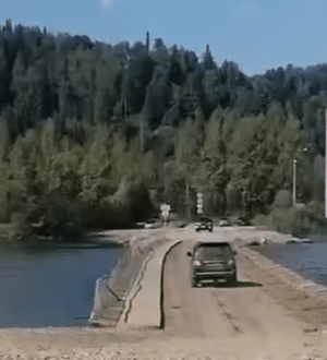 В Междуреченском округе восстановили автомобильное движение по понтонному мосту