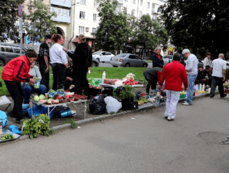 В Новокузнецке активно борются со стихийными рынками