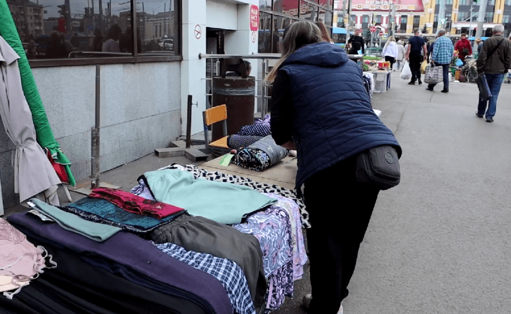 В Новокузнецке активно борются со стихийными рынками