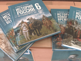 Новокузнецкие школы обеспечены учебниками почти на 97%