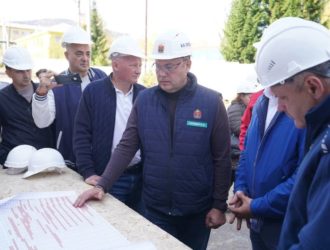 Илья Середюк проинспектировал стройки в Шерегеше