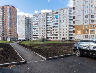 В Кемерове завершили первый этап ремонта большого двора на Ленинградском