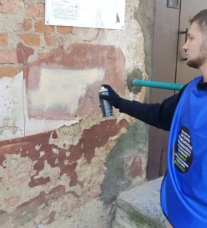 В Кемерове провели чемпионат по закрашиванию опасной рекламы