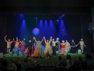Прокопьевский Ленком представил спектакль-фэнтези на Шестом театральном фестивале им. В.С. Золотухина в Барнауле