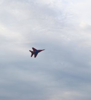«Стрижи» показали высший пилотаж в небе над Кемеровом