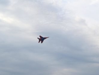 «Стрижи» показали высший пилотаж в небе над Кемеровом