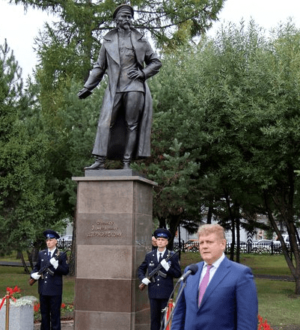 Анатолий Серышев принял участие в церемонии открытия памятника основателю отечественных органов безопасности