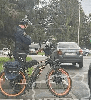 Кемеровский автослесарь притворялся велополицейским, чтобы ловить нарушителей