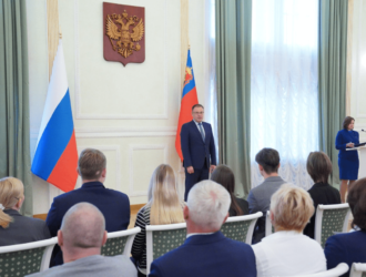 Илья Середюк вручил кузбассовцам государственные и областные награды