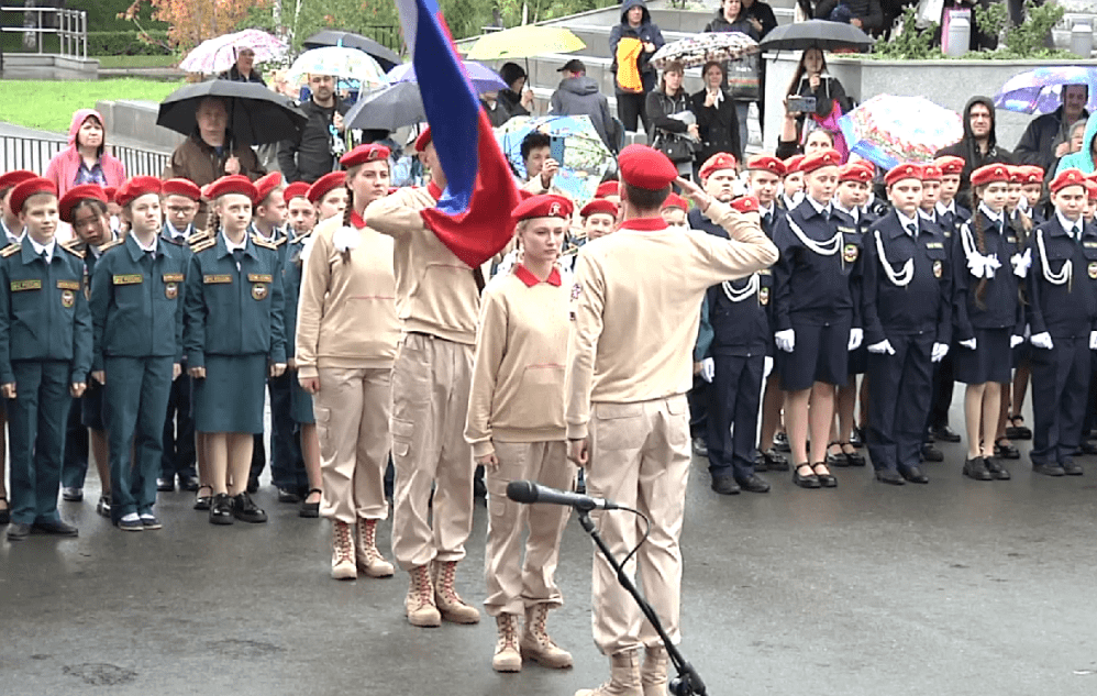В Новокузнецке посвятили в кадеты МЧС учеников трех школ