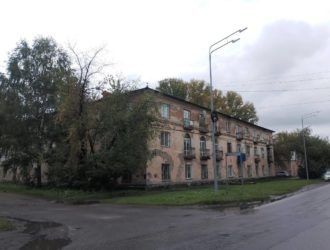Власти Новокузнецка должны по суду как можно быстрее расселить аварийный дом