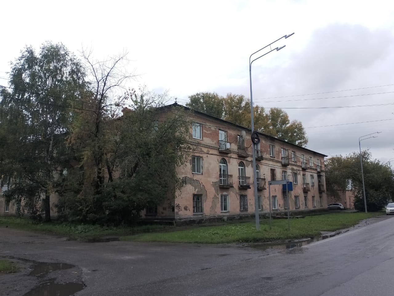 Власти Новокузнецка должны по суду как можно быстрее расселить аварийный дом