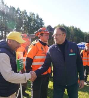 Илья Середюк наградил лучших работников лесного комплекса Кузбасса